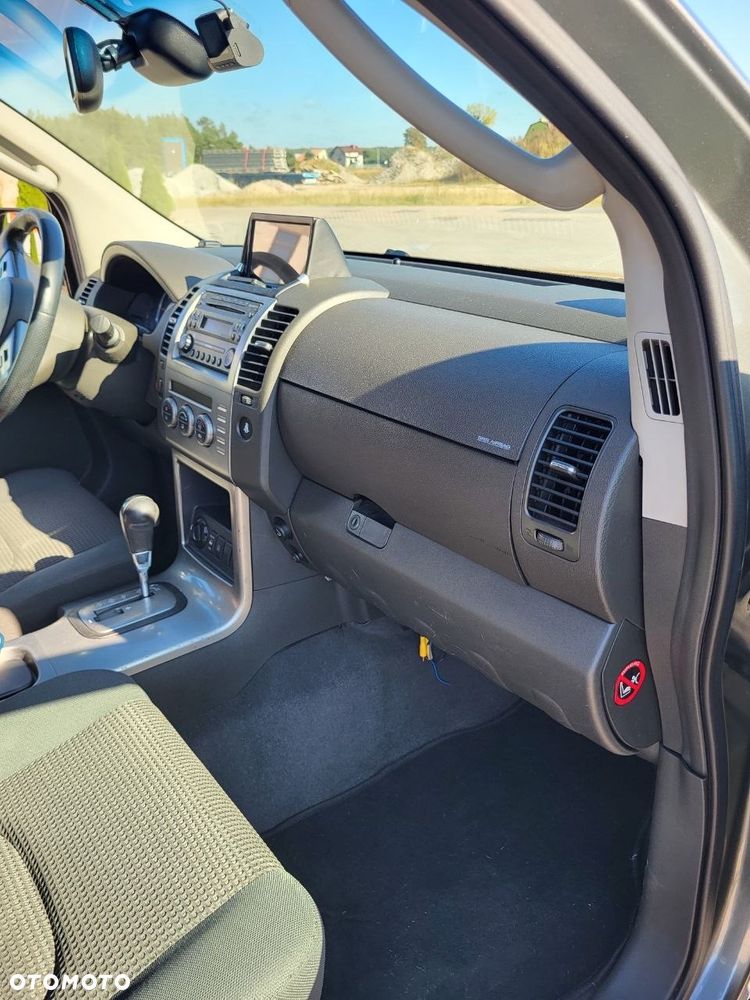 Nissan Pathfinder 2.5 DCi Elegance / LE - 12