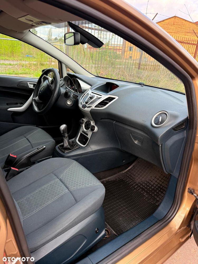 Ford Fiesta 1.25 Titanium EU5 - 13