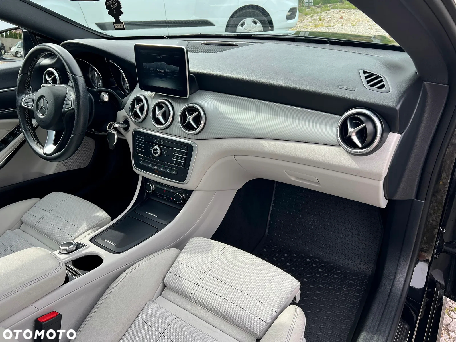 Mercedes-Benz CLA Shooting Brake 180 7G-DCT UrbanStyle Edition - 19