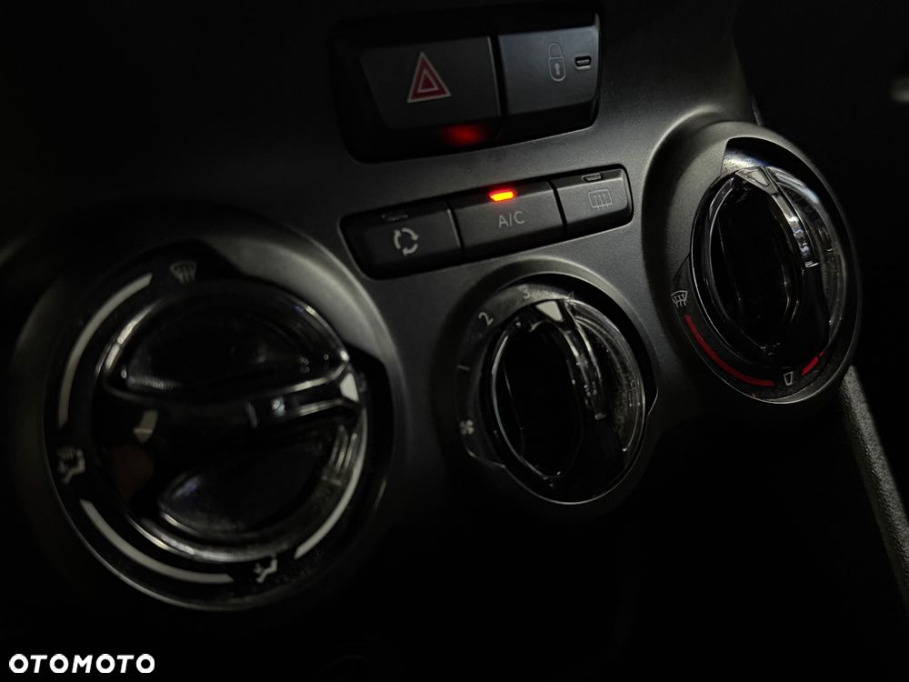 Peugeot 208 - 34