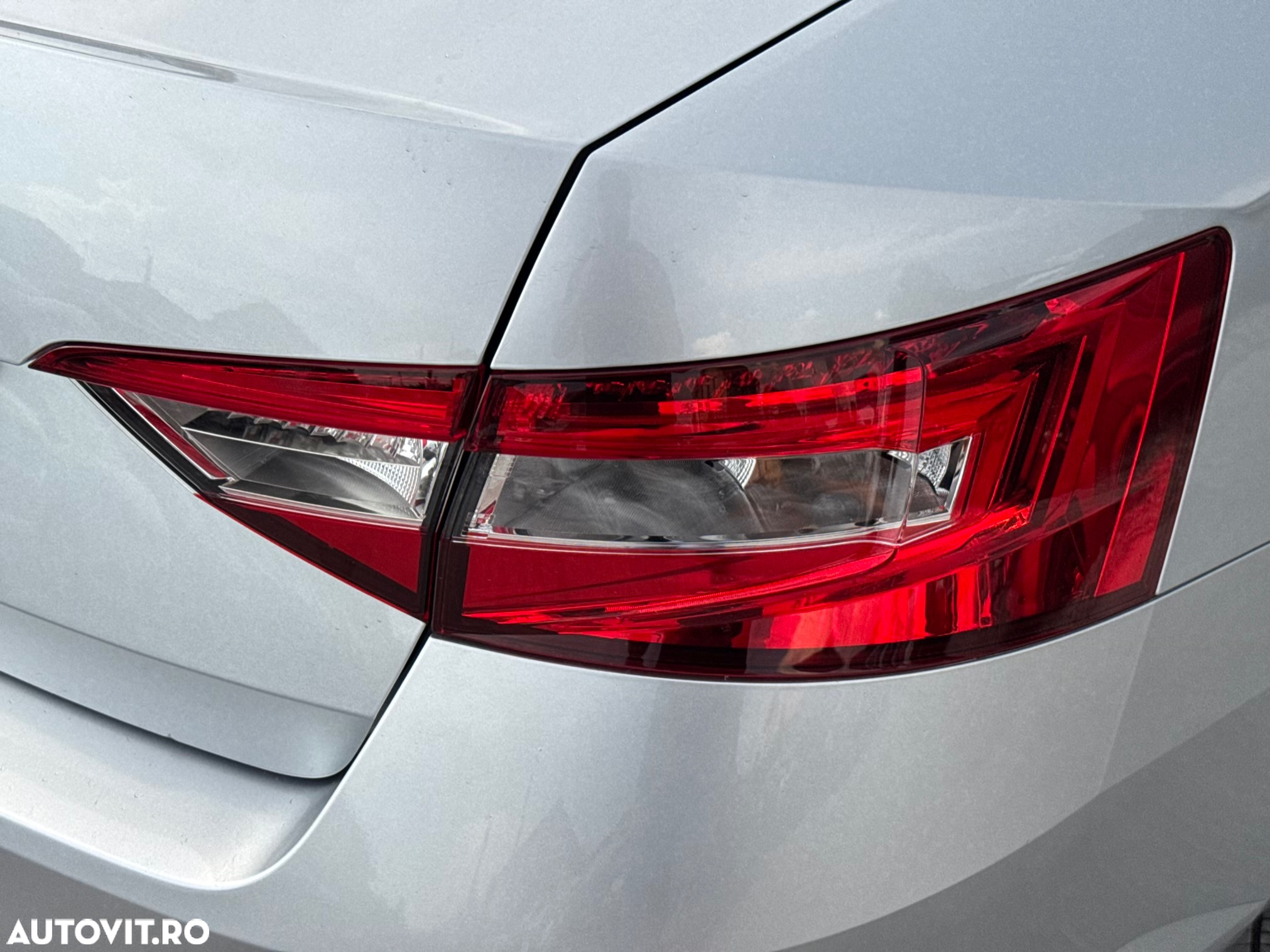 Skoda Superb 2.0 TDI DSG Style - 35