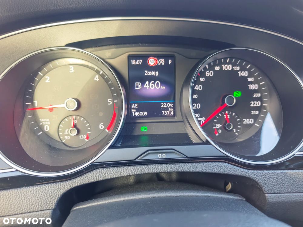 Volkswagen Passat - 17