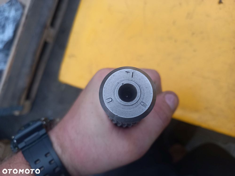 Wałek główny WOM skrzyni biegów New Holland TS115 - 6