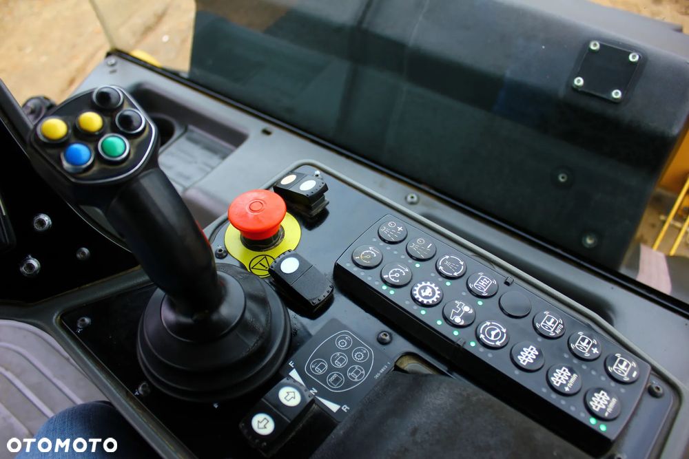 Caterpillar CAT CD10 WALEC STALOWY WIBRACYJNY Z DZIELONYMI BĘBNAMI +KOSZ HYDROG AX077 - 26