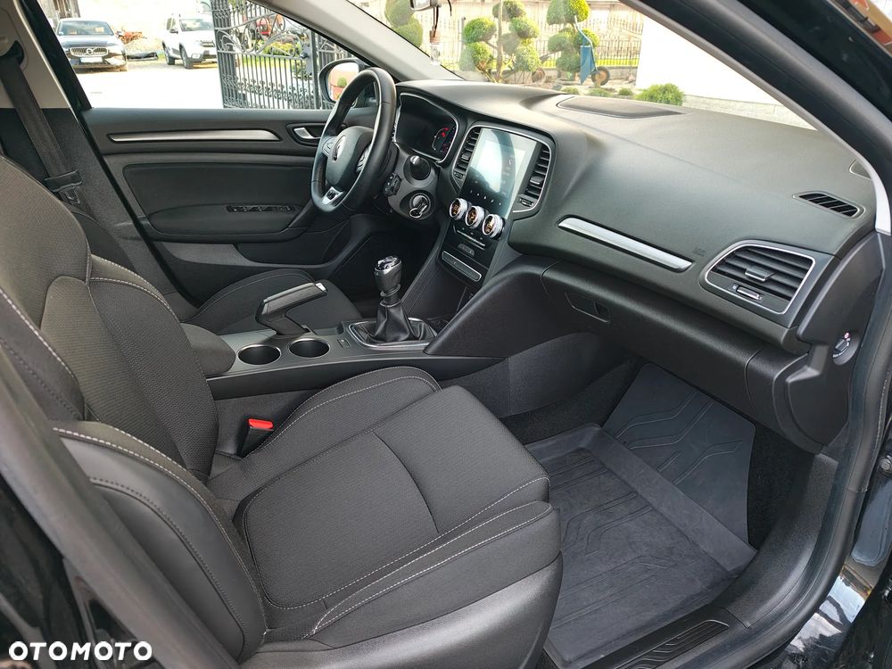 Renault Megane 1.5 Blue dCi Zen - 10