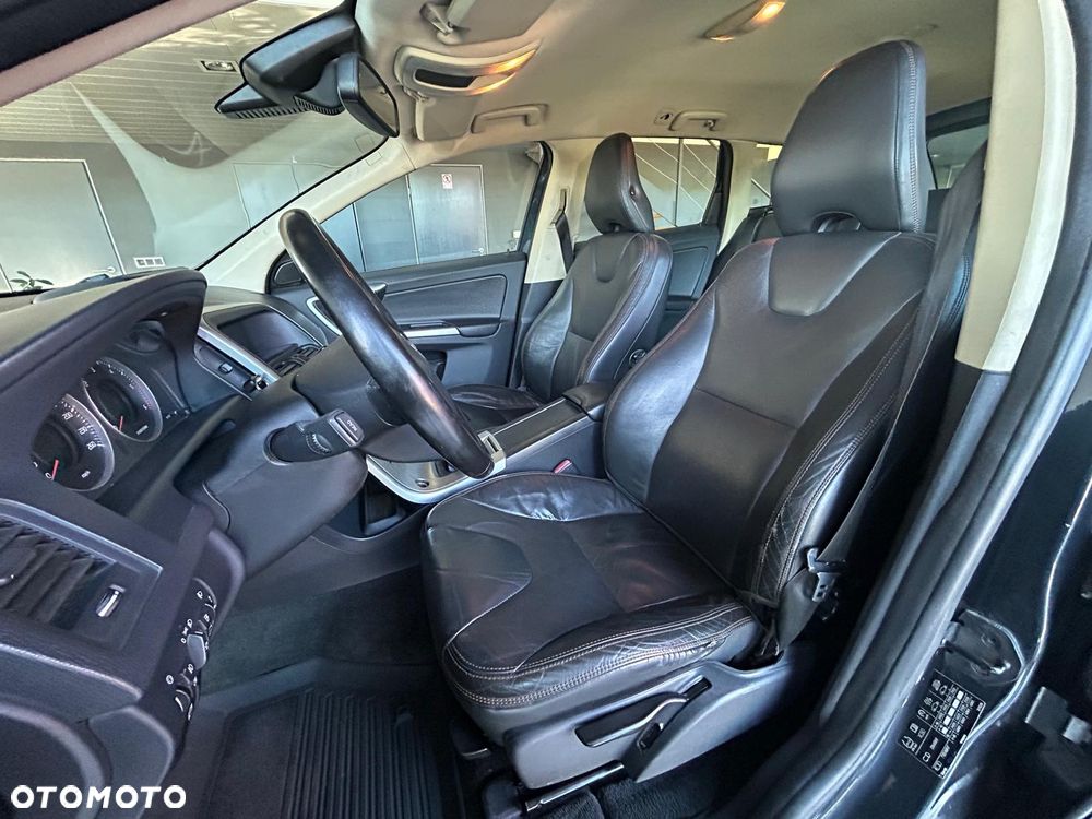 Volvo XC 60 D4 AWD Momentum - 8
