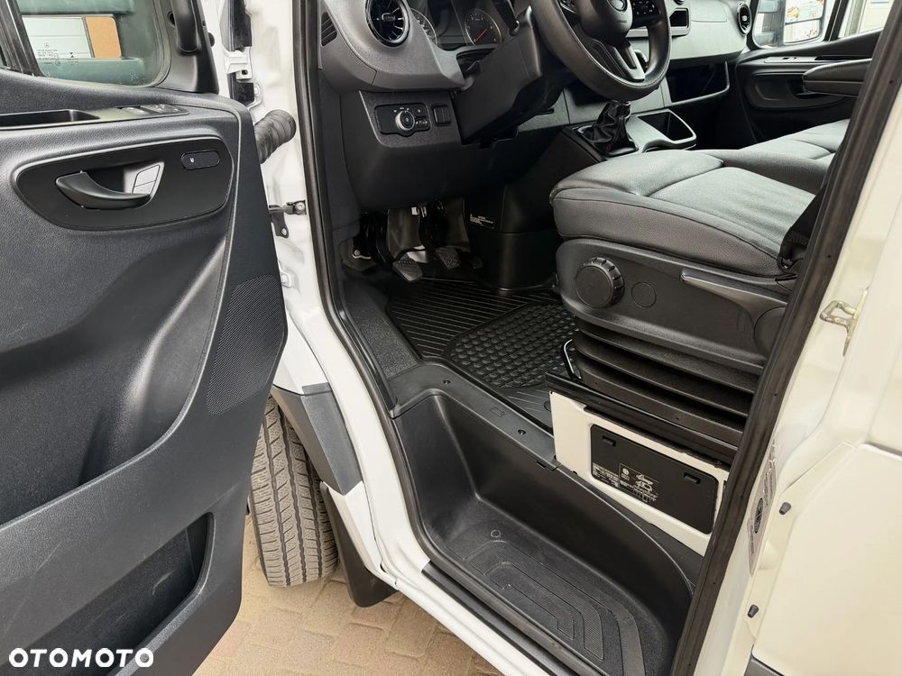 Mercedes-Benz Sprinter 516 Bliźniaki Izoterma Winda - 10