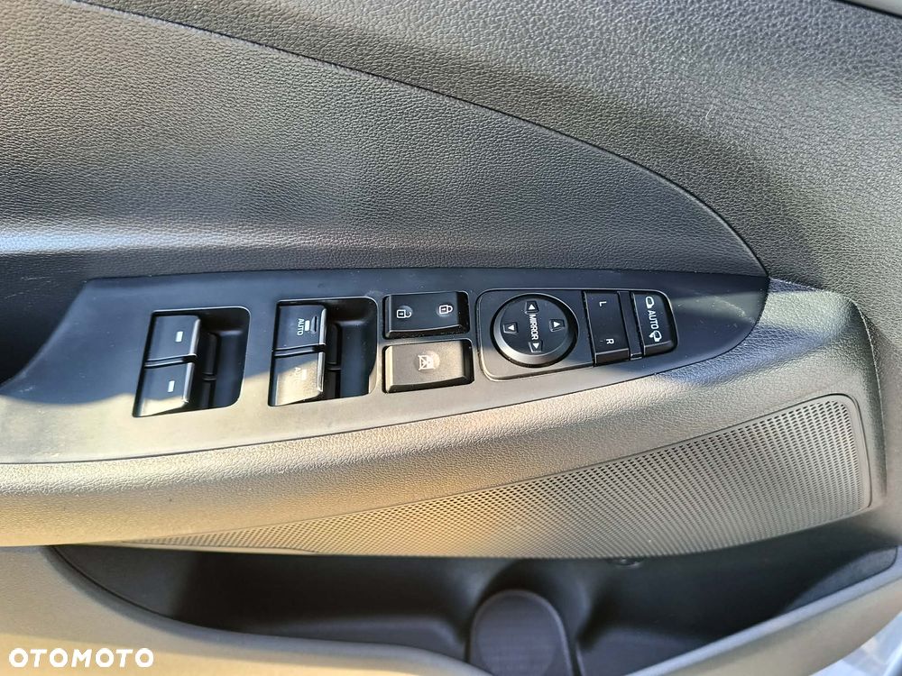 Hyundai Tucson blue 1.6 CRDi 2WD DCT Premium - 30
