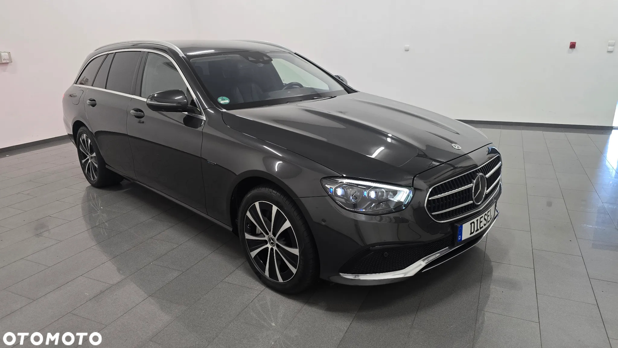 Mercedes-Benz Klasa E 300 de 4Matic T 9G-TRONIC Exclusive - 2