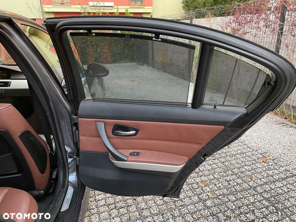BMW Seria 3 320i - 9