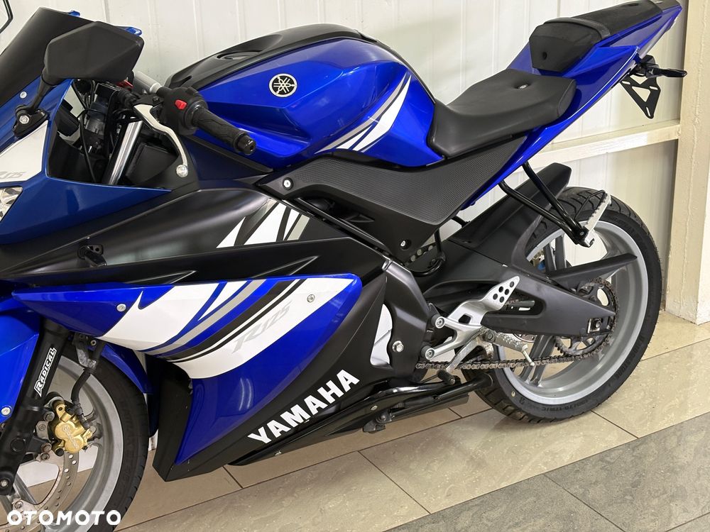 Yamaha YZF - 8