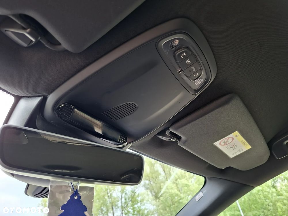Volvo V40 D3 R-Design Momentum - 34