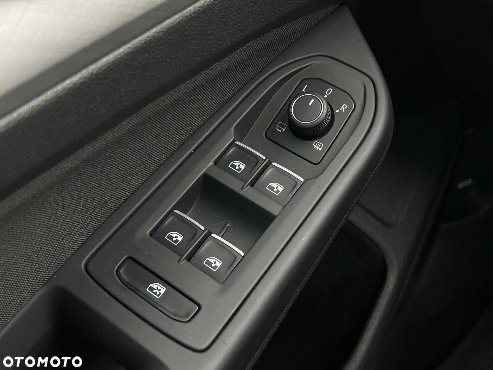 Volkswagen Golf VIII 1.5 TSI EVO Life - 19