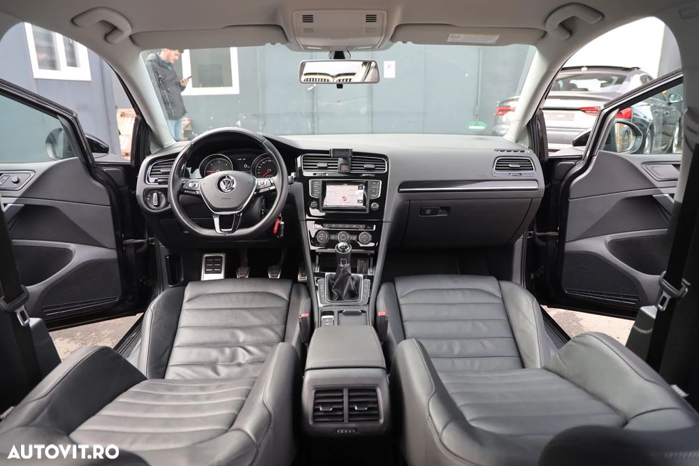 Volkswagen Golf 1.6 TDI DPF BlueMotion Technology Highline - 13