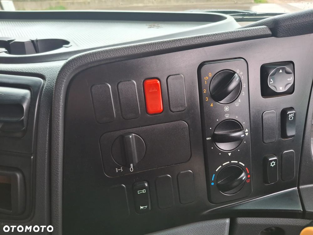 Mercedes-Benz Axor 1829 Zamiatarka Johnston 2 Silniki Szczotki L/R Karcher Listwa Ciśnieniowa - 33