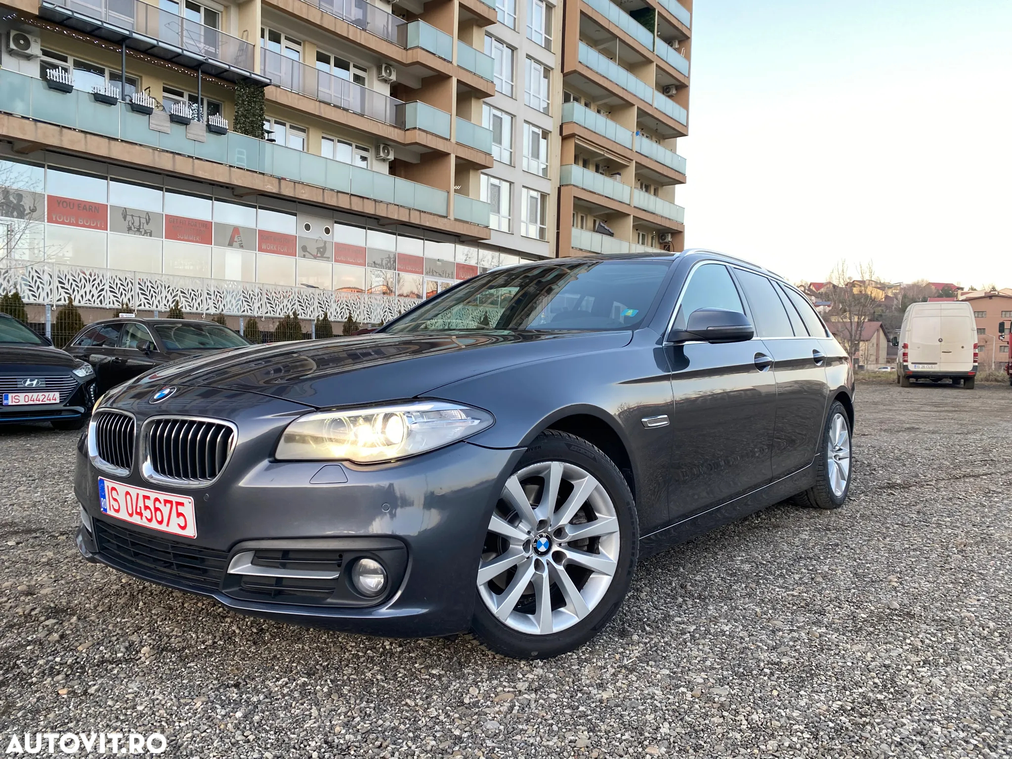 BMW Seria 5 518d Aut. Luxury Line - 2