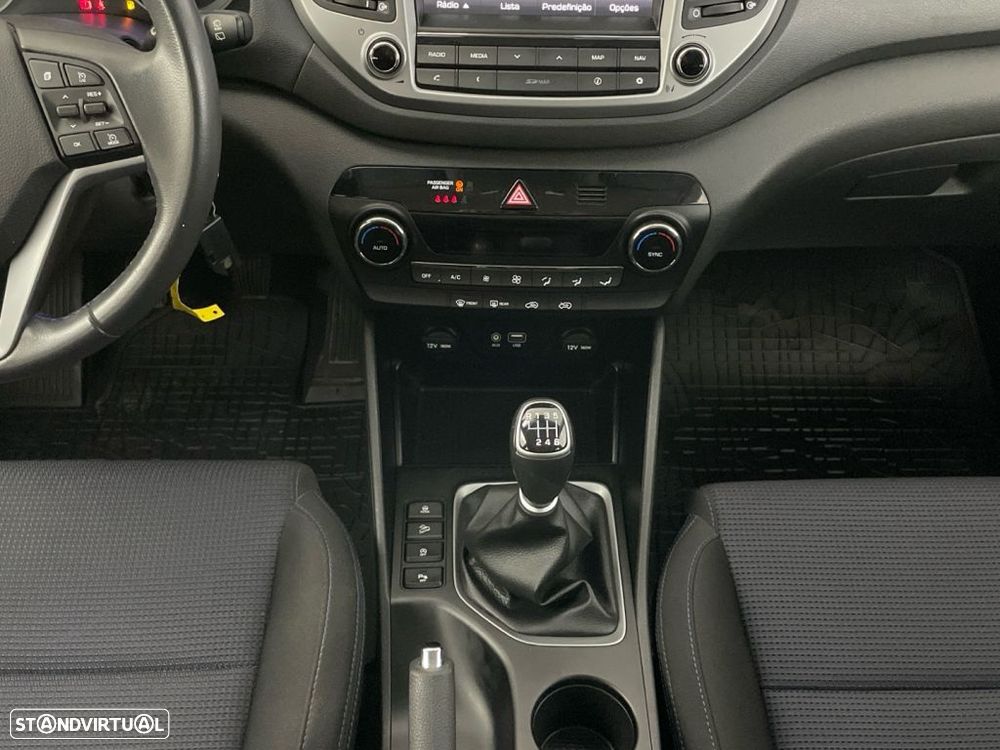 Hyundai Tucson 1.7 CRDi Premium - 16
