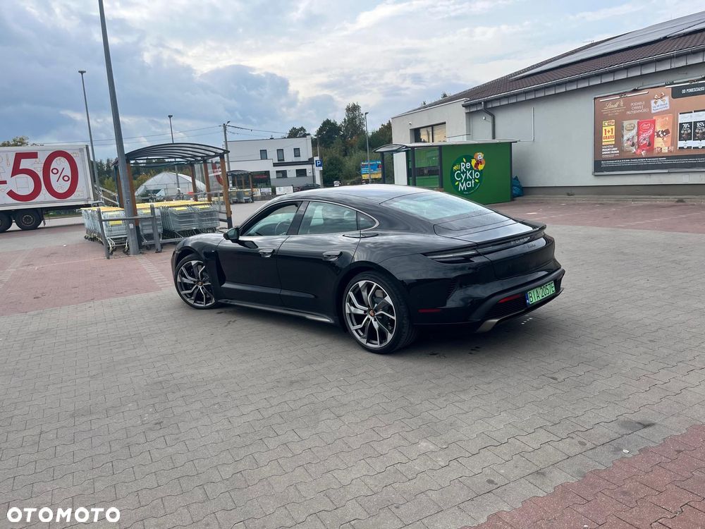 Porsche Taycan Turbo - 6