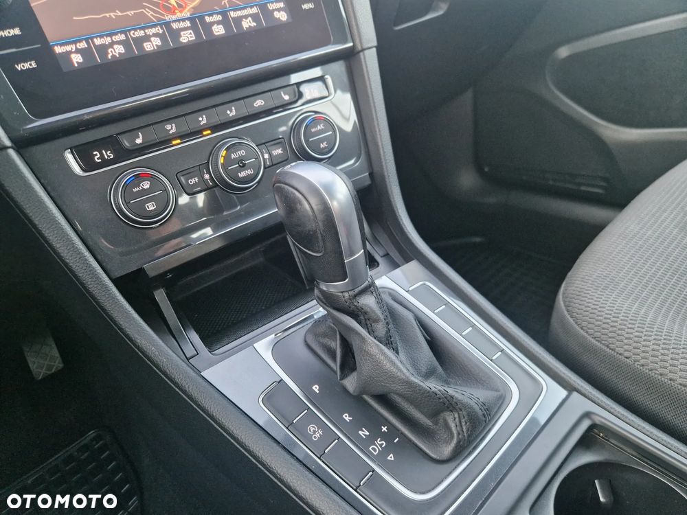 Volkswagen Golf - 18