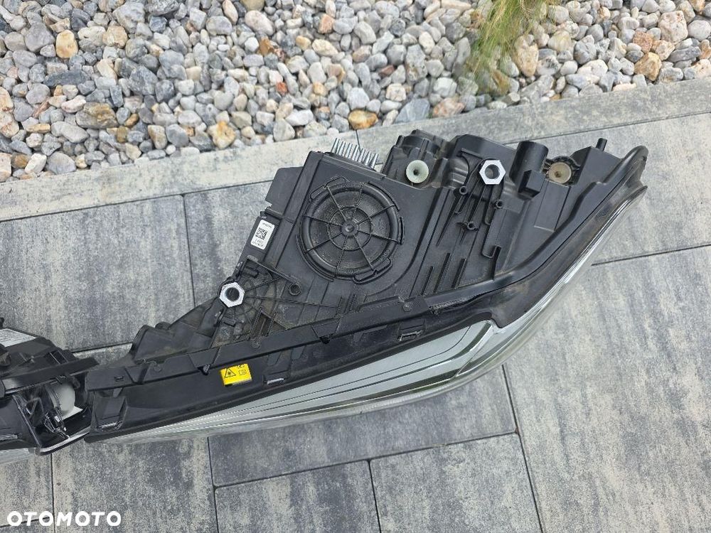 BMW 5 G30 G31 M5 F90 Lampy przód Full Led Laser 9879479-02 9879480-02 16-20 - 8