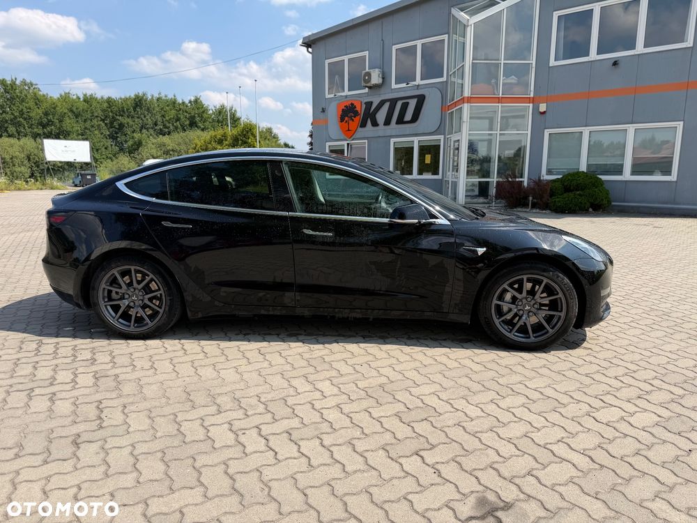 Tesla Model 3 Standard Reichweite Plus Hinterradantrieb - 4