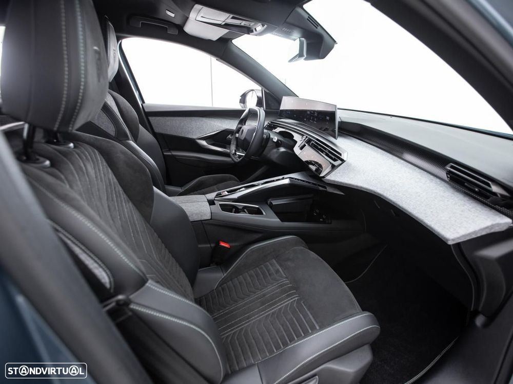 Peugeot E-3008 GT - 10