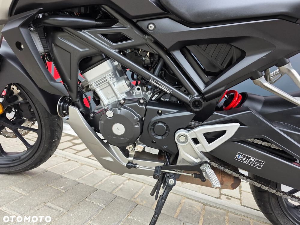 Honda CB - 11