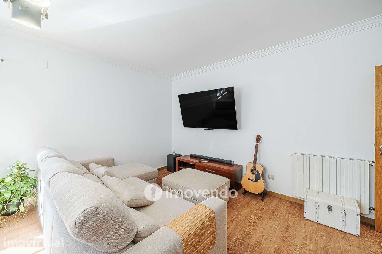 Apartamento T2 moderno, com estacionamento, nas Casas do Lago - Grande imagem: 5/45