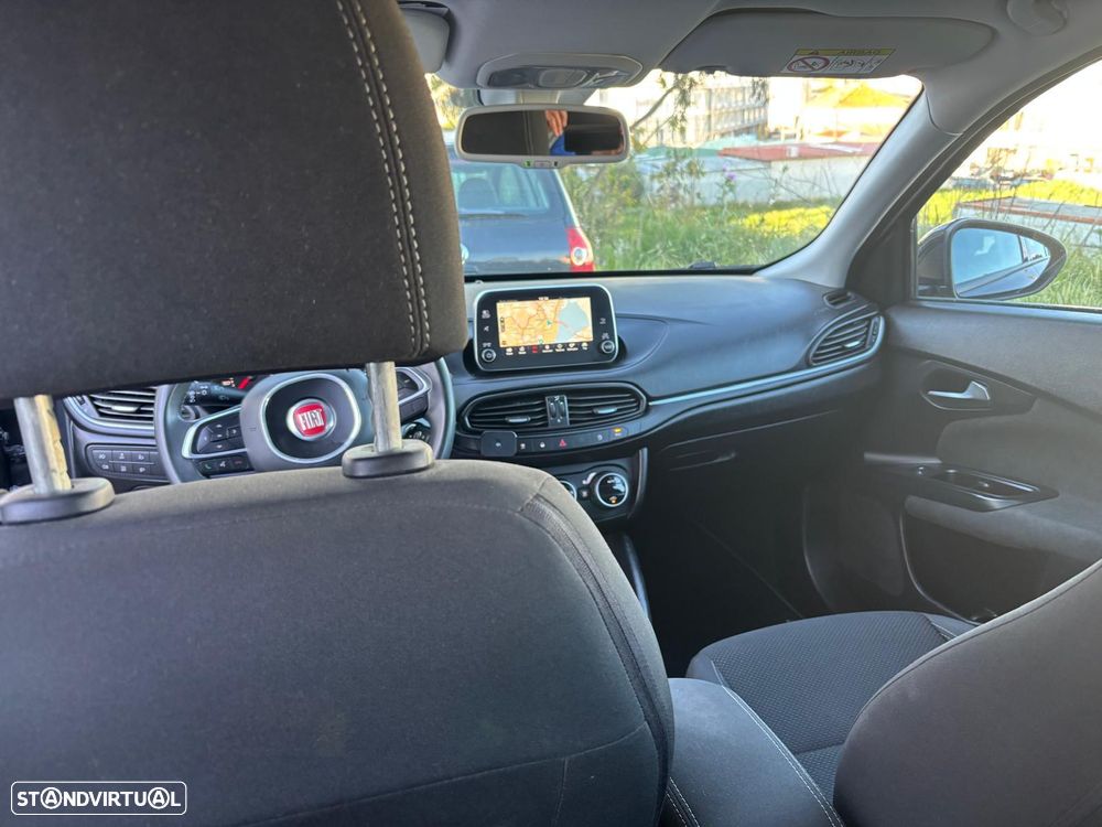 Fiat Tipo Station Wagon 1.6 M-Jet Lounge Tech DCT - 4