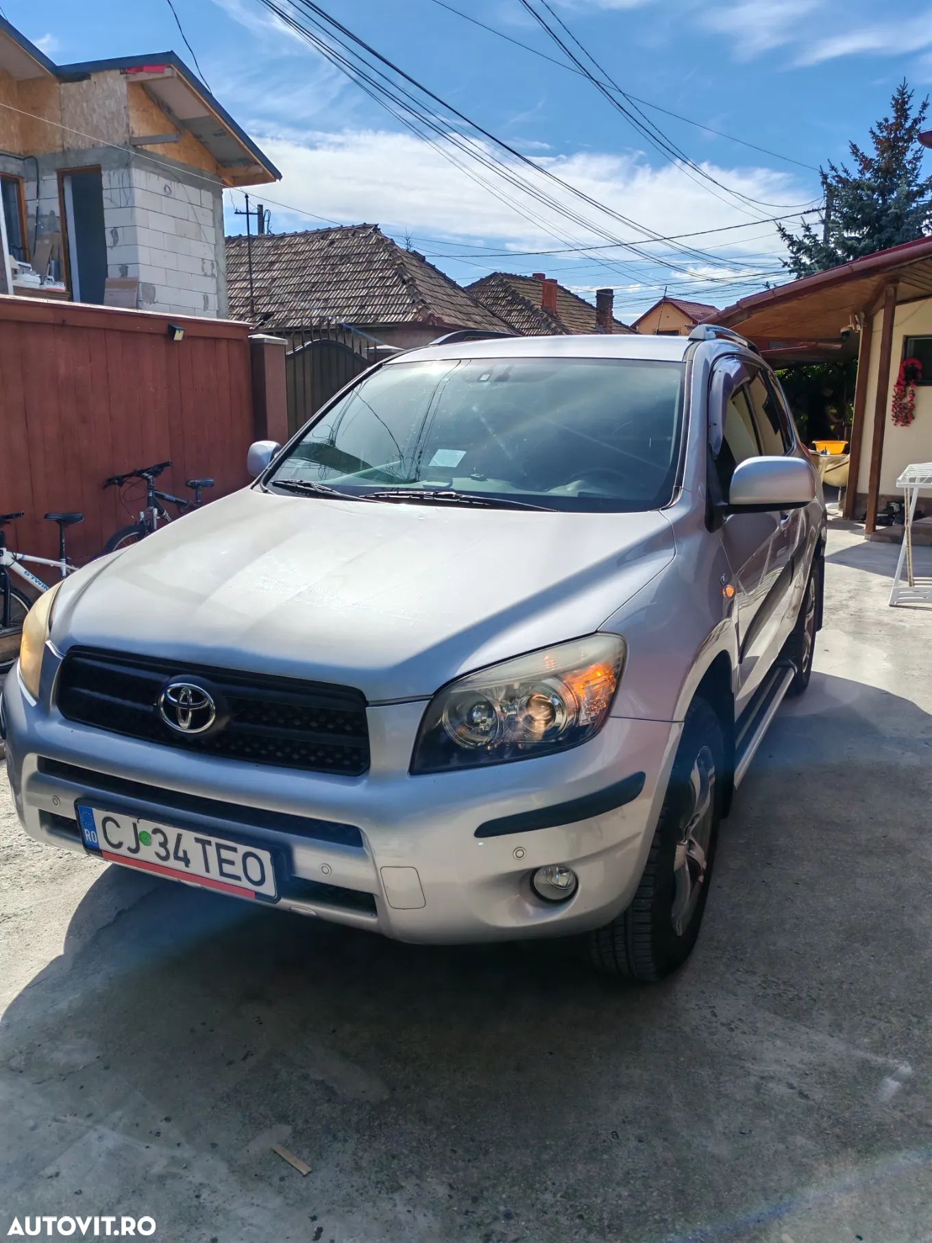 Toyota RAV4 2.2 D-4D Confort - 1