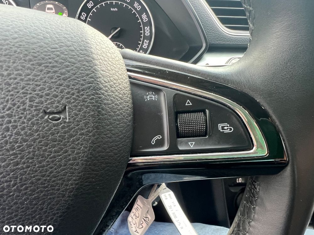Skoda Superb 1.6 TDI GreenLine - 28