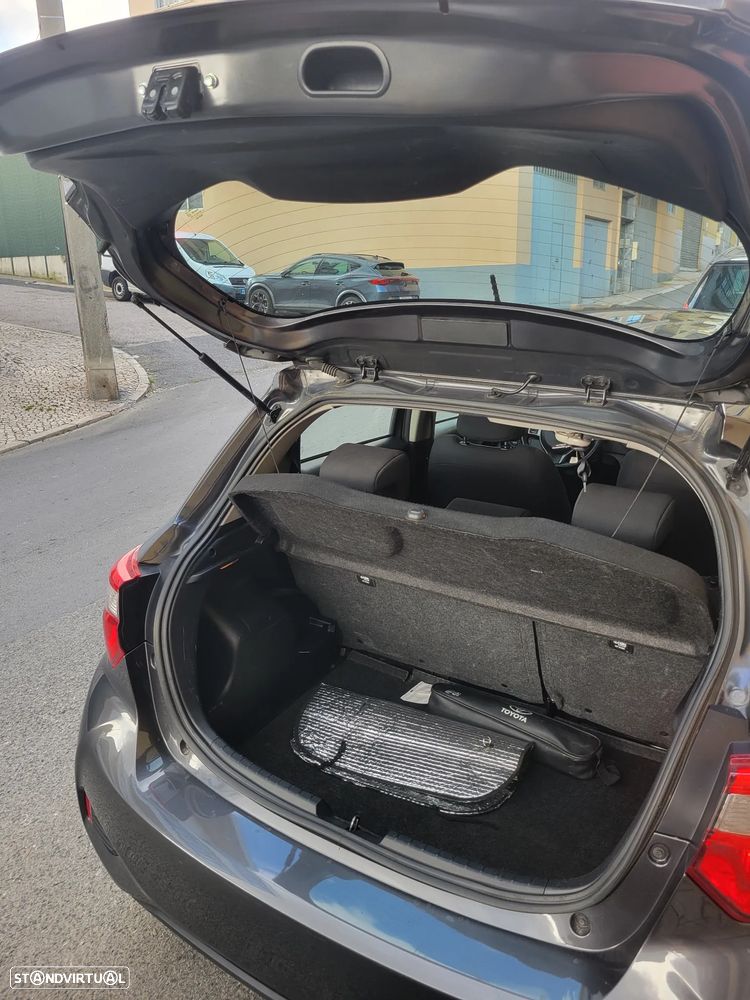Toyota Yaris 1.4 D-4D ACtive+AC - 13