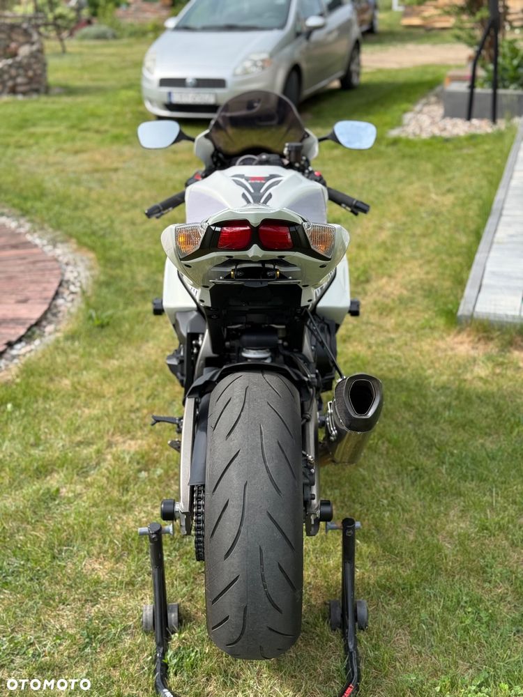 Suzuki GSX-R - 7
