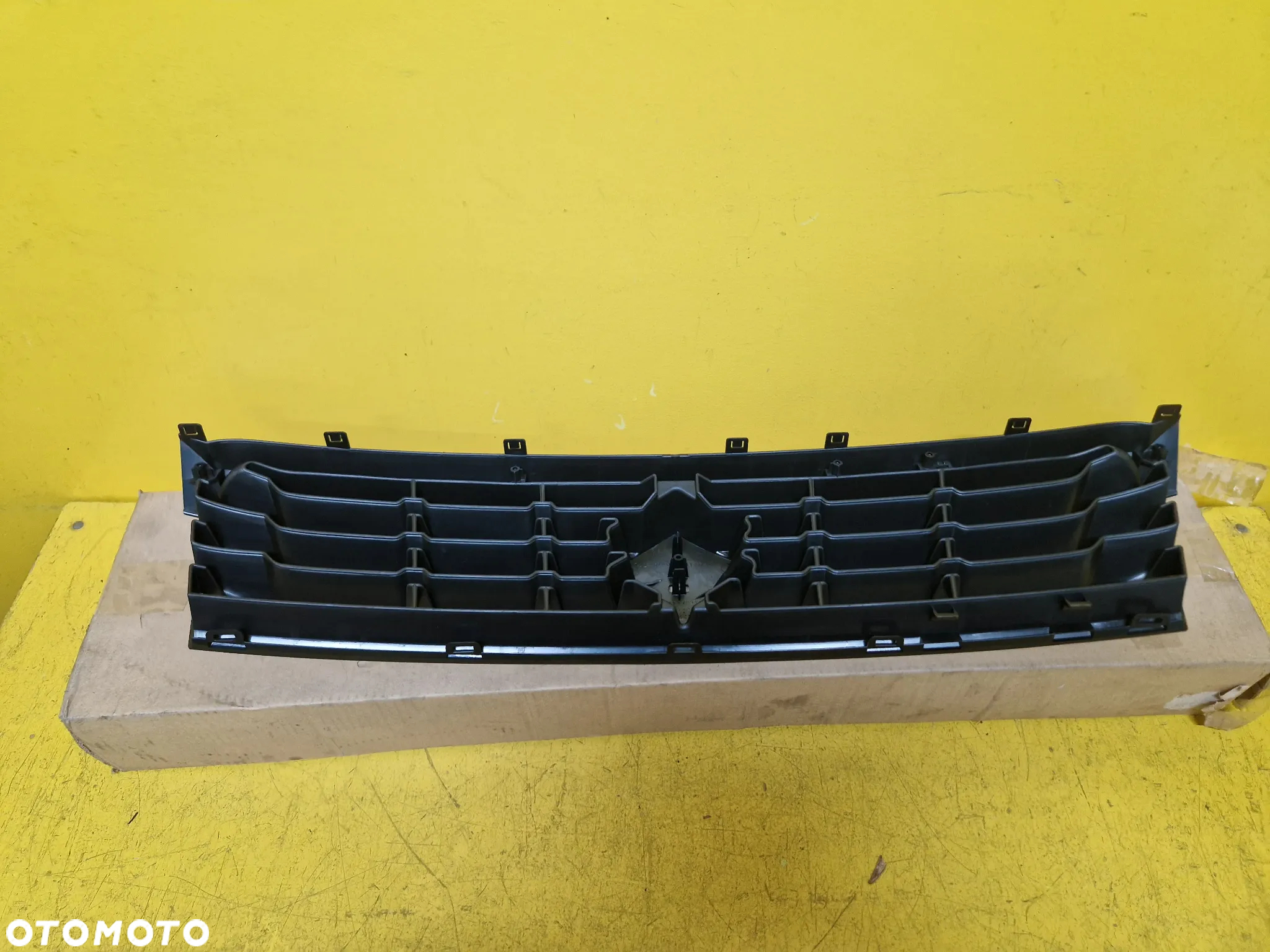 SUZUKI SPLASH ATRAPA CHŁODNICY 08- 71741-51K00 - 3