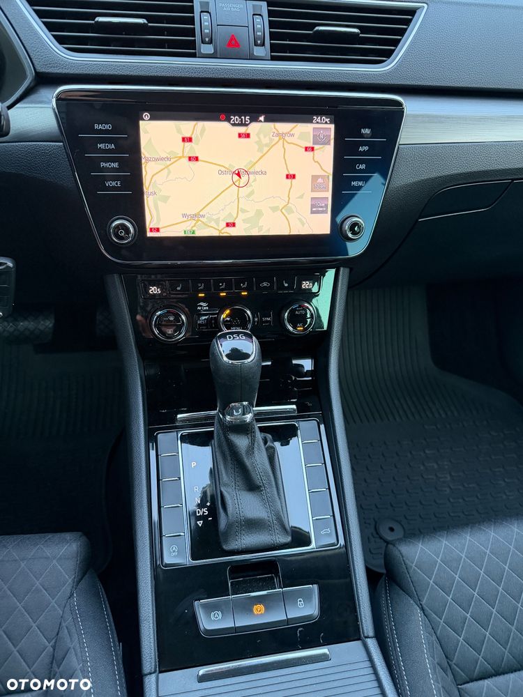 Skoda Superb 2.0 TDI DSG Sportline - 33