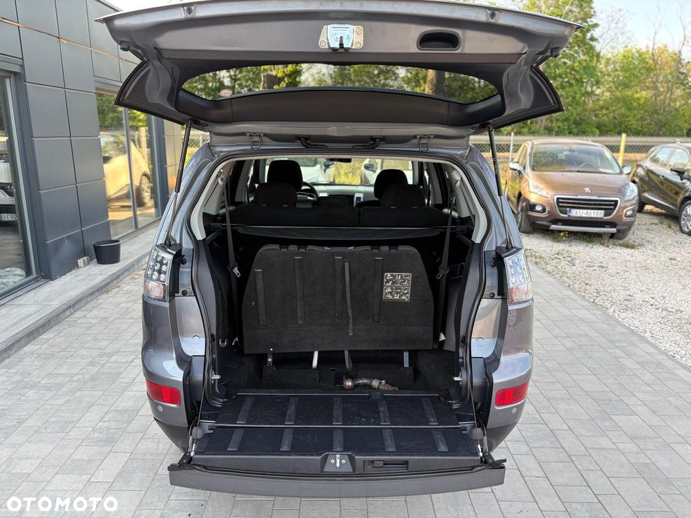 Mitsubishi Outlander - 9