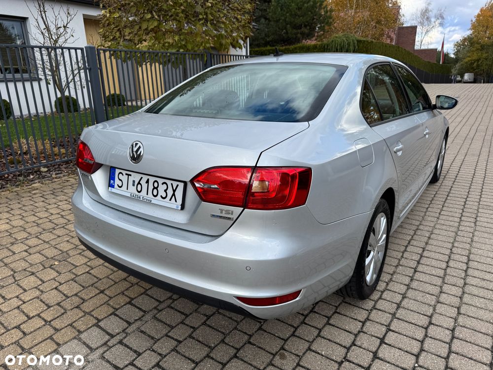 Volkswagen Jetta - 26