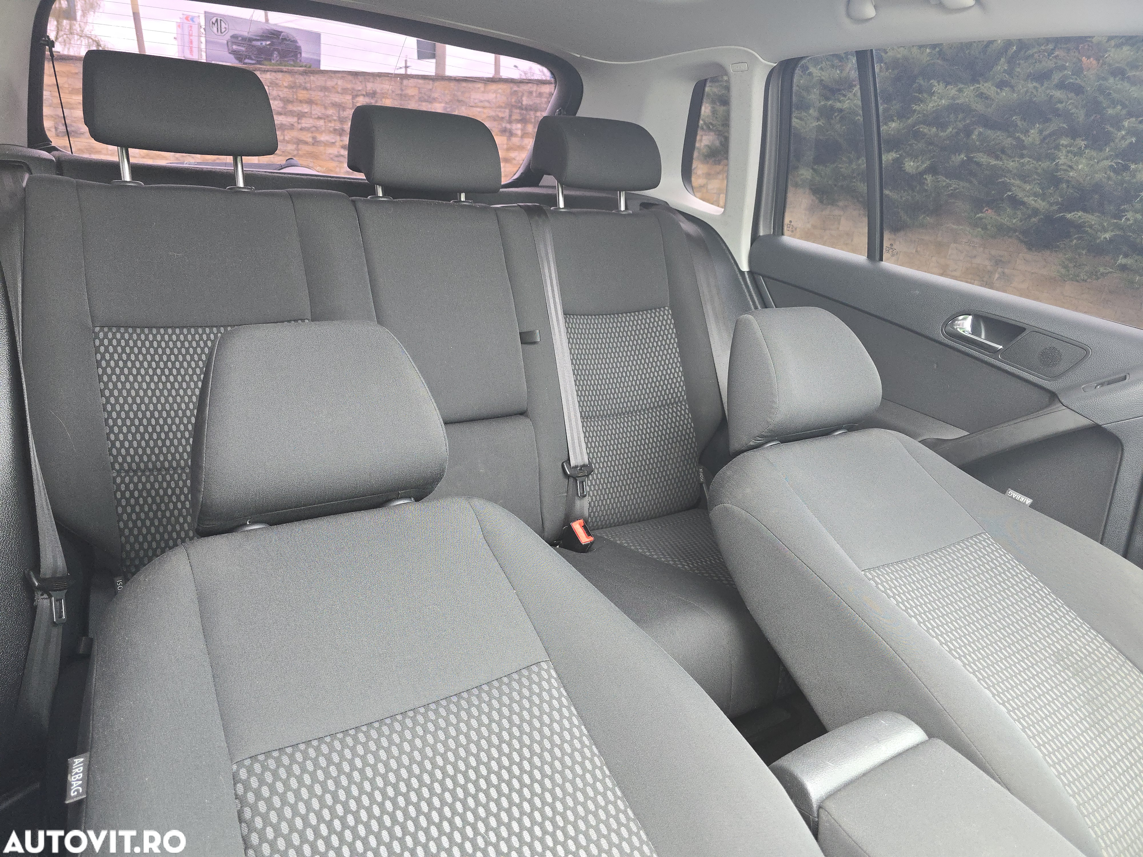 Volkswagen Tiguan - 9