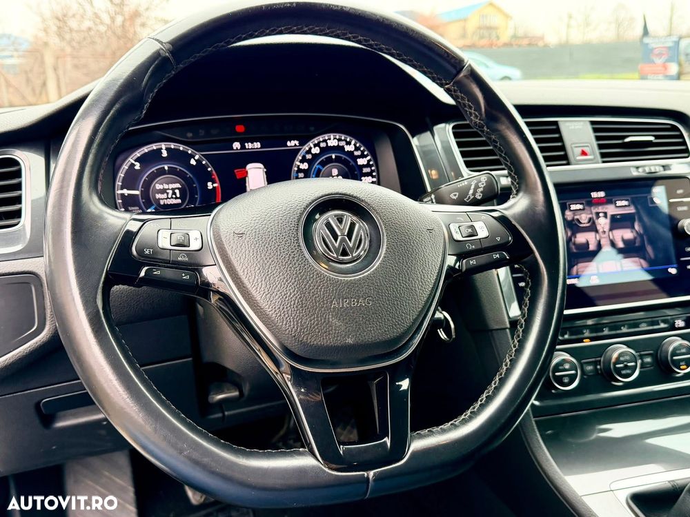 Volkswagen Golf 1.6 TDI Comfortline - 25