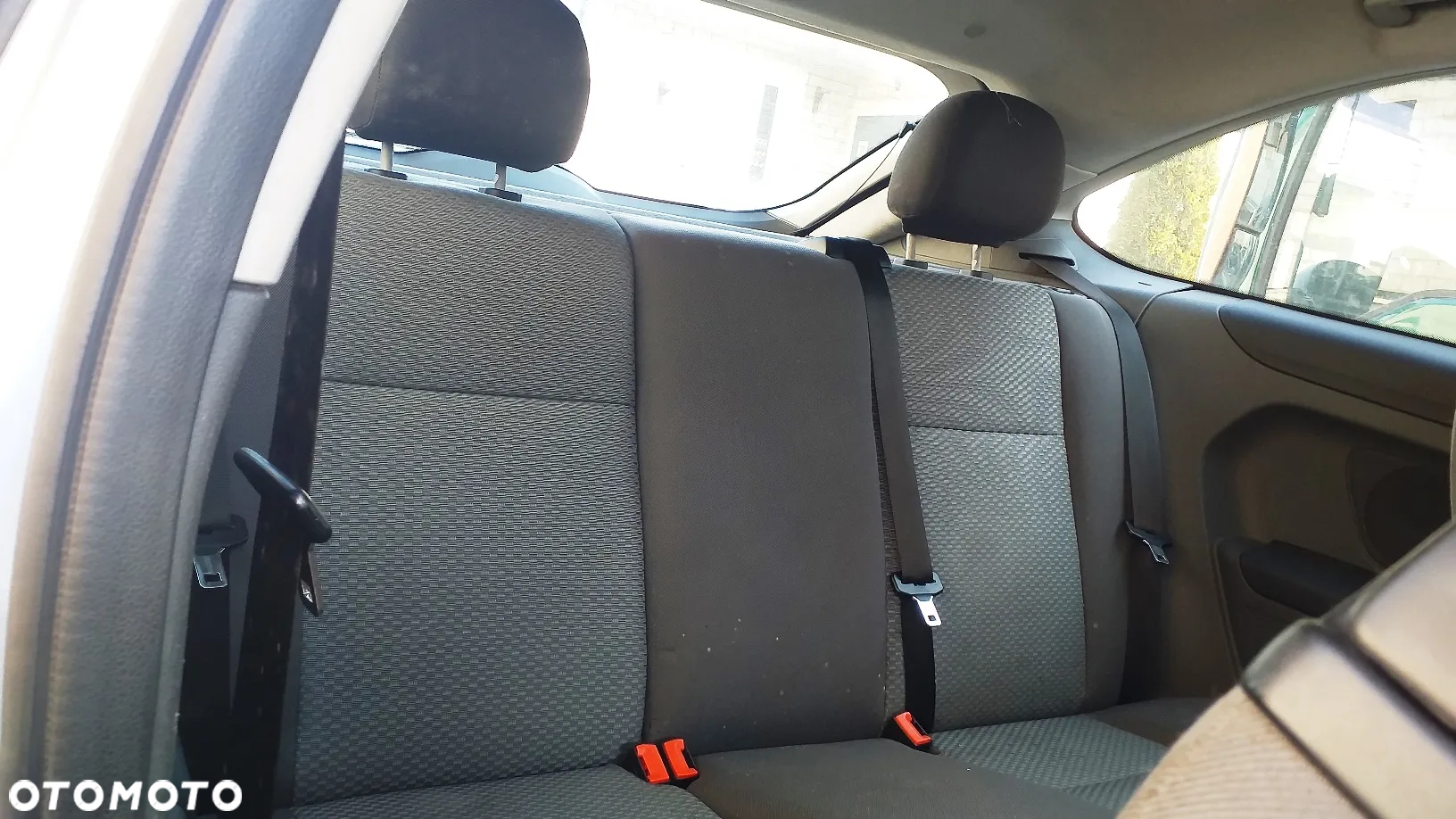 Na części Ford Focus MK2 3-drzwi 1.6 Diesel lak. Z3 silnik skrzynia biegów maska zderzak szyba klapa lampa fotel kanapa deska belka zawieszenie hak koła - 7