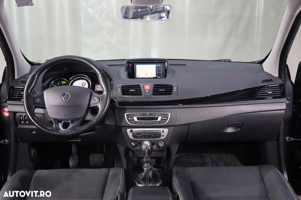 Renault Megane ENERGY dCi 110 Start & Stop Bose Edition - 16