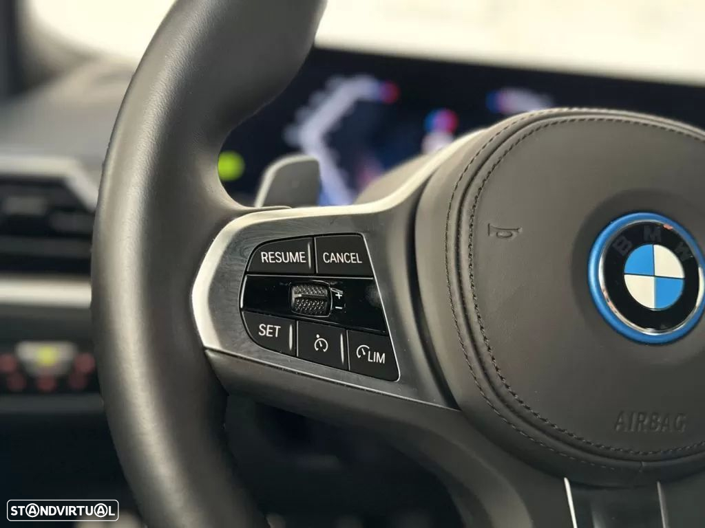 BMW 330 e Pack M Auto - 35