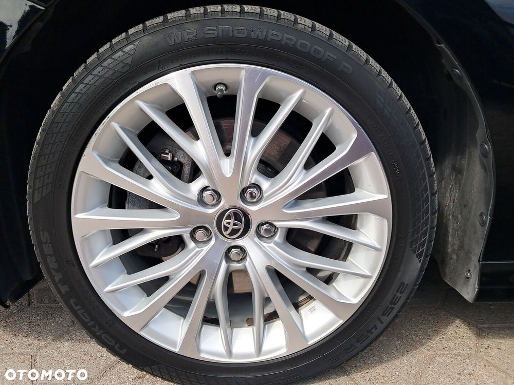 Toyota Camry 2.5 Hybrid Executive CVT - 28