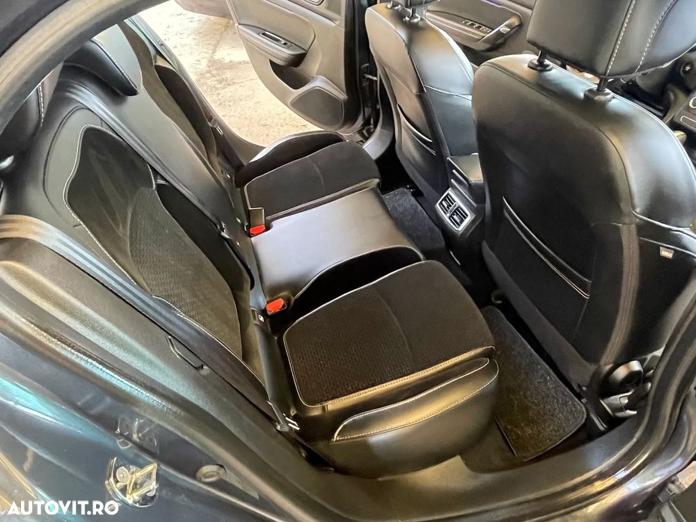 Renault Megane TCe 140 GPF EDC INTENS - 25