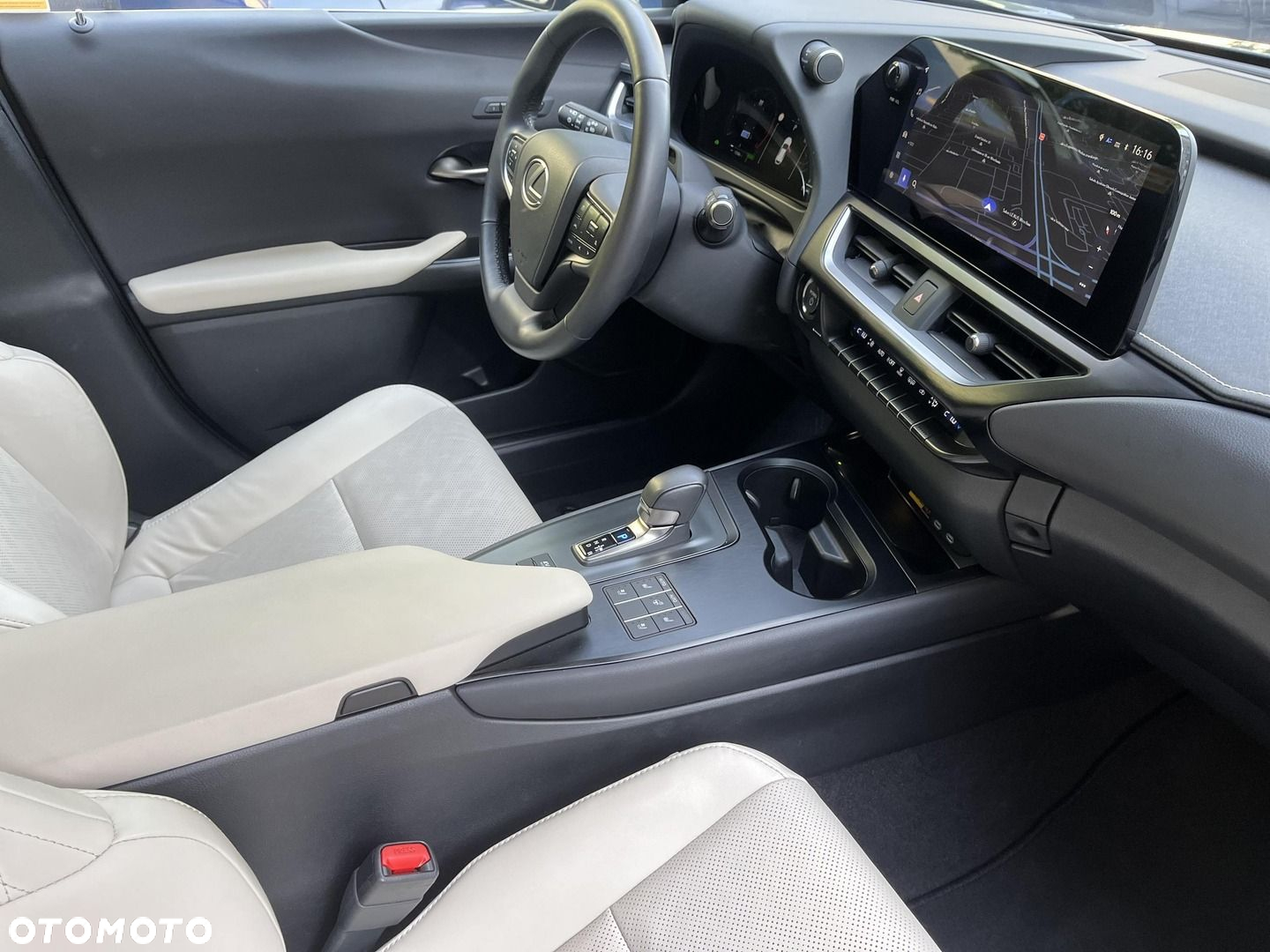 Lexus UX - 9