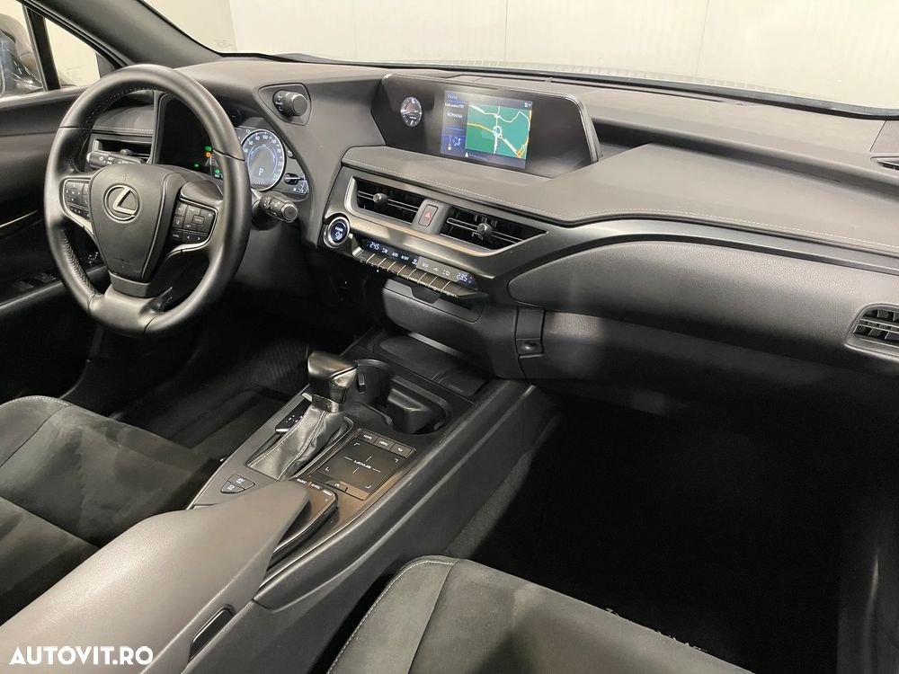 Lexus UX 250h Business Edition - 8