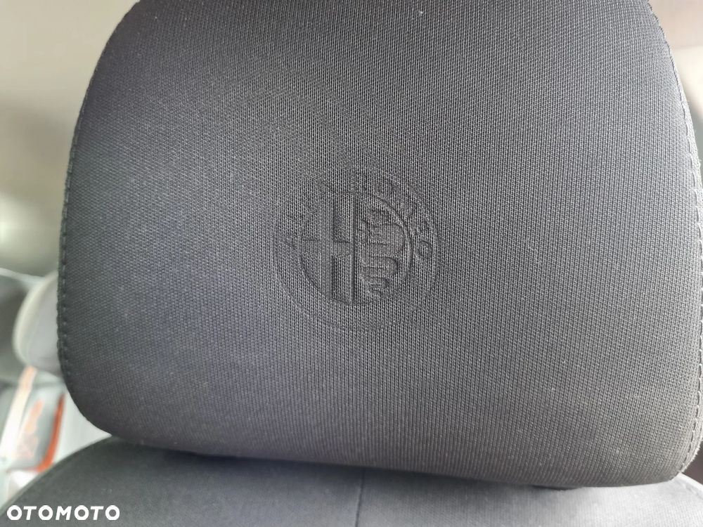 Alfa Romeo Mito 1.4 TB MultiAir Distinctive S&S TCT - 8