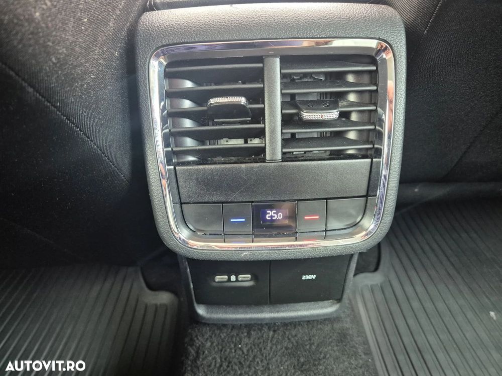 Skoda Octavia 2.0 TDI DSG 4X4 Style - 12