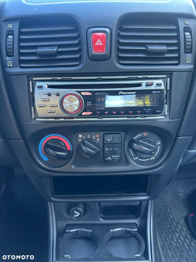 Nissan Almera 1.5 Visia - 12