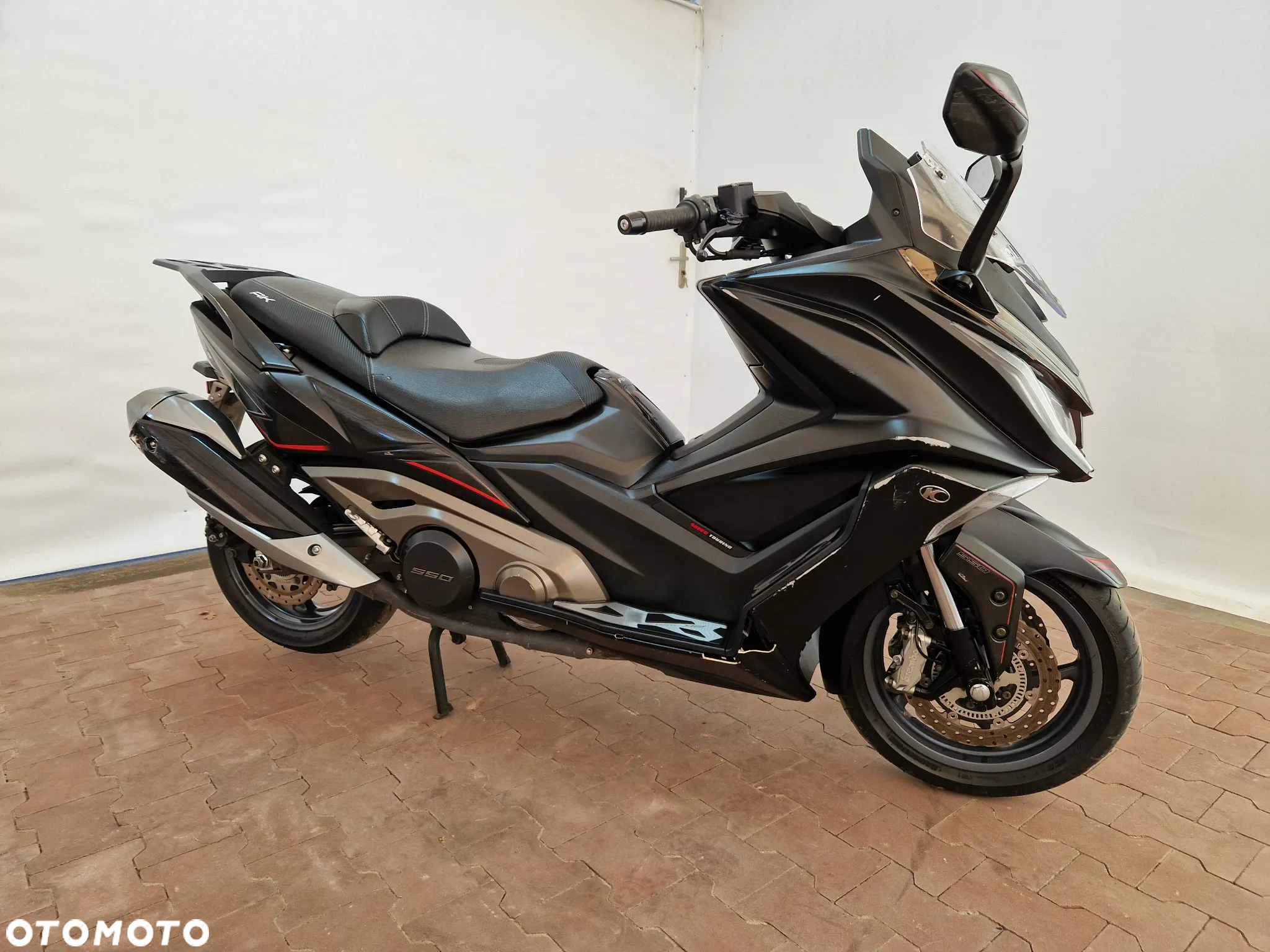 Kymco AK 550 - 9